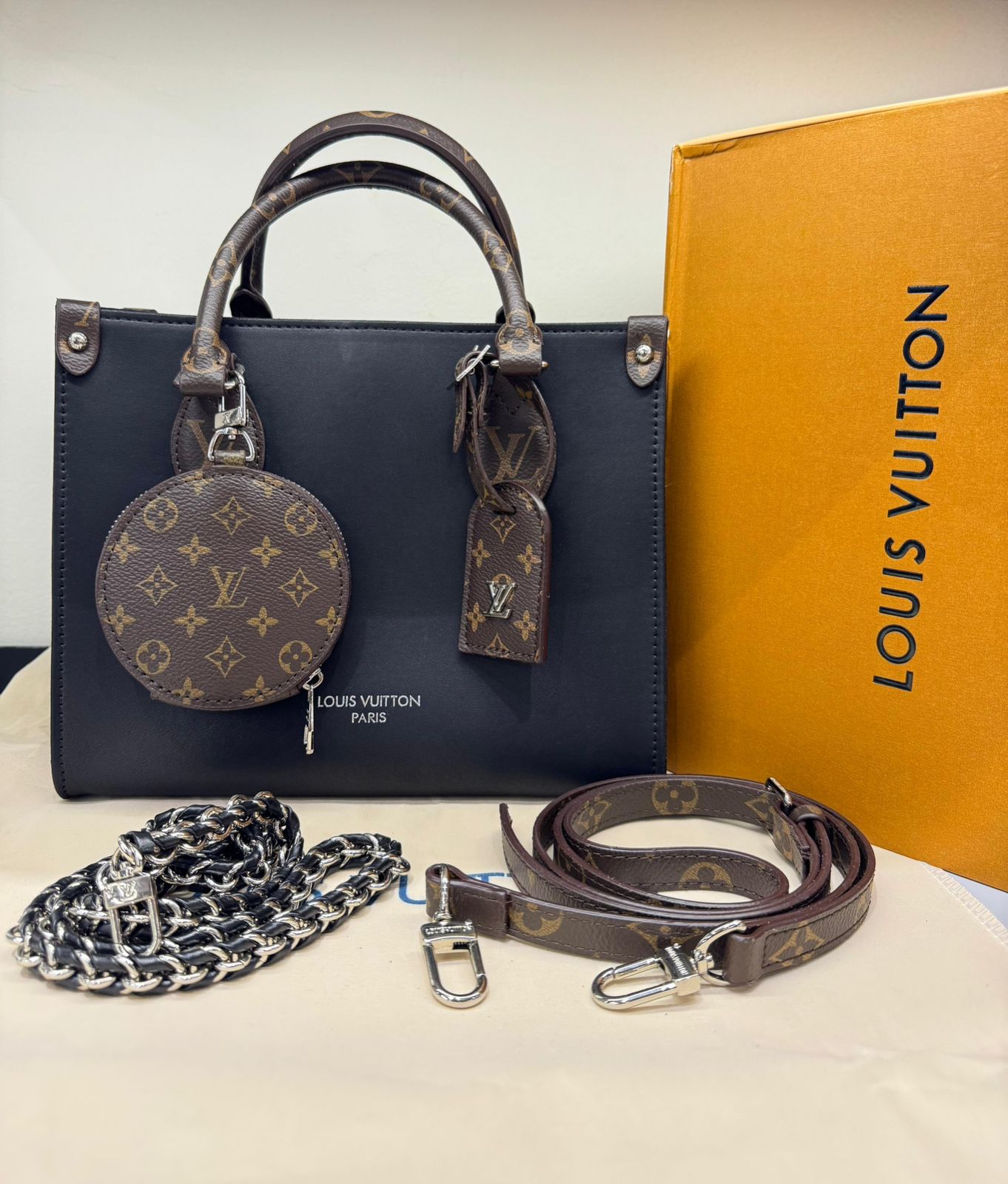 LOUIS VUITTON OnTheGo MM