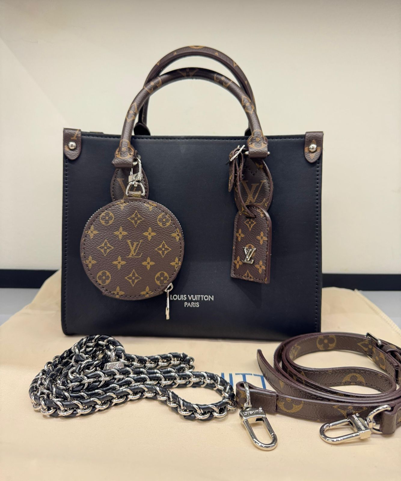 LOUIS VUITTON OnTheGo MM