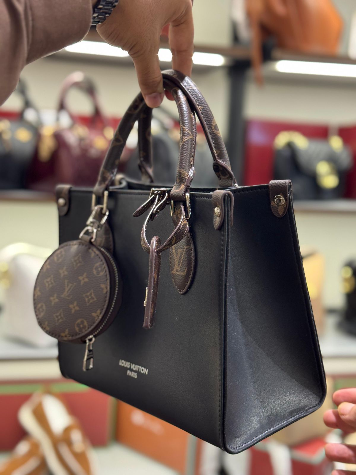 LOUIS VUITTON OnTheGo MM