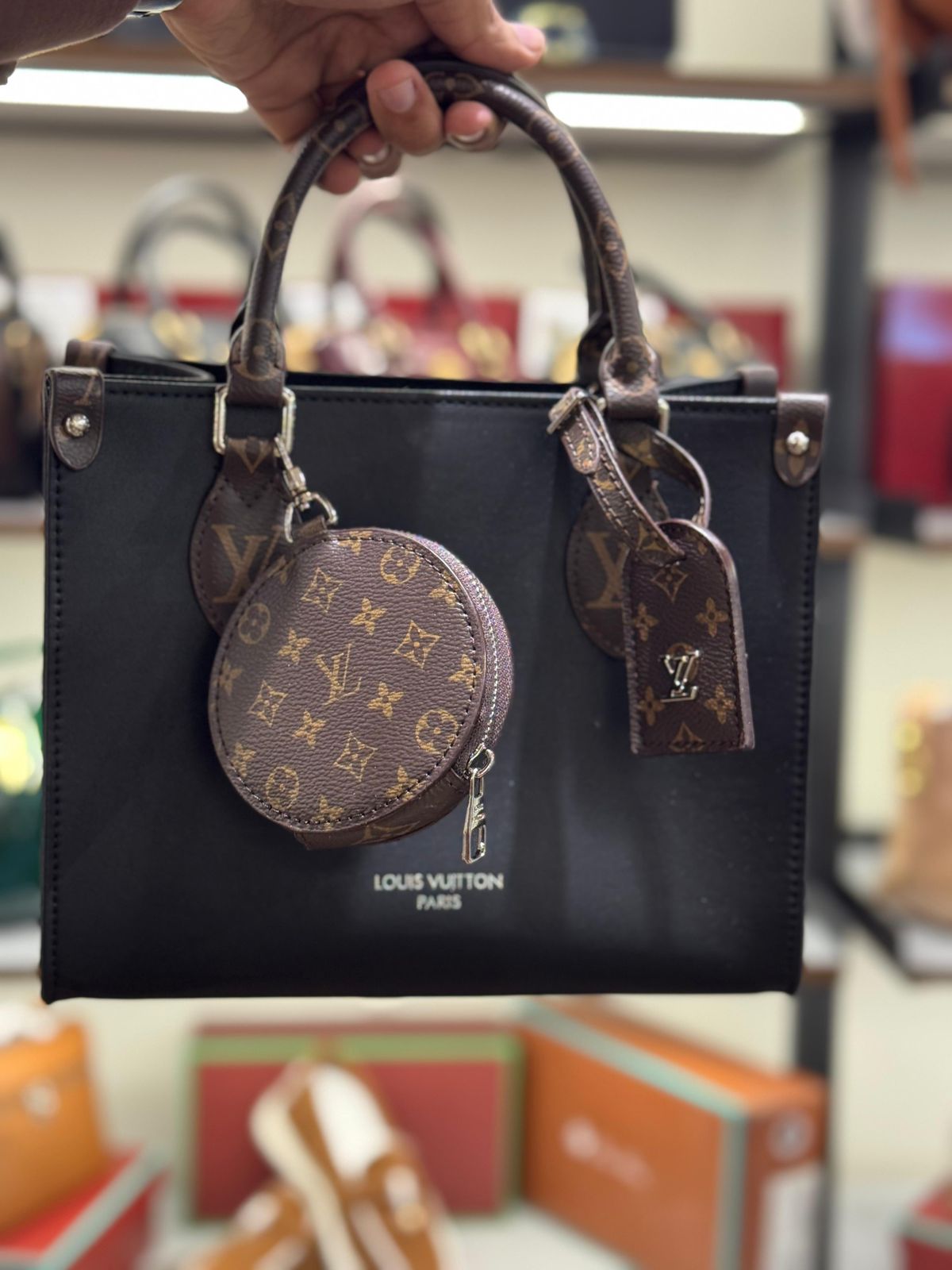 LOUIS VUITTON OnTheGo MM