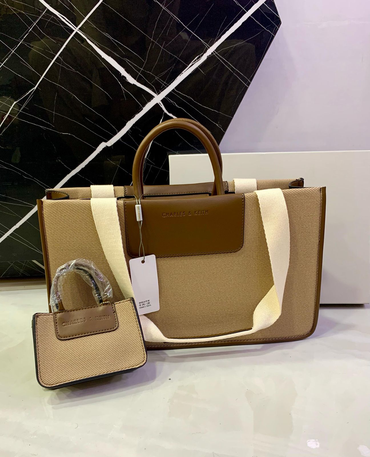CHARLES & KEITH
