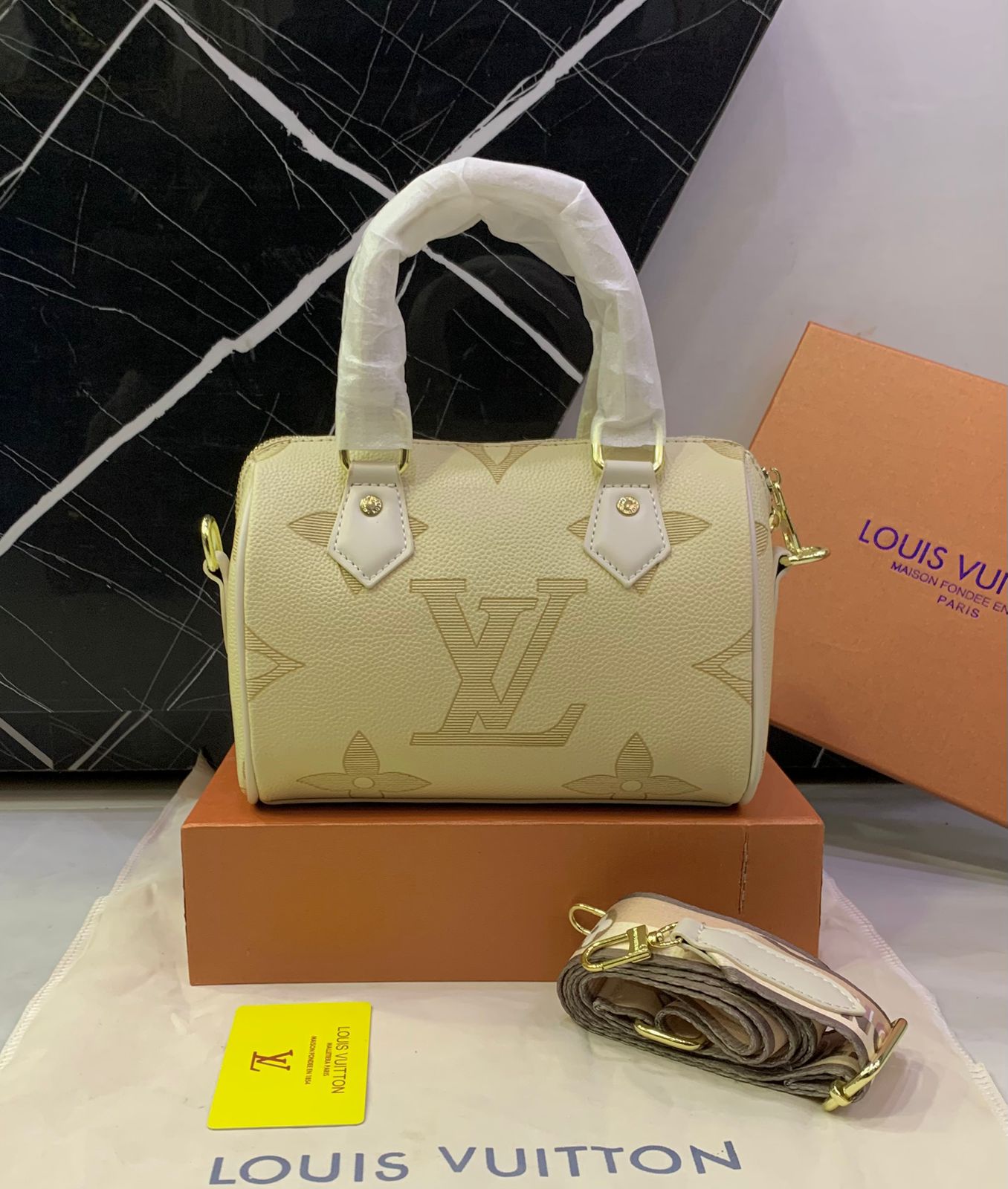LOUIS VUITTON CROSSBODY