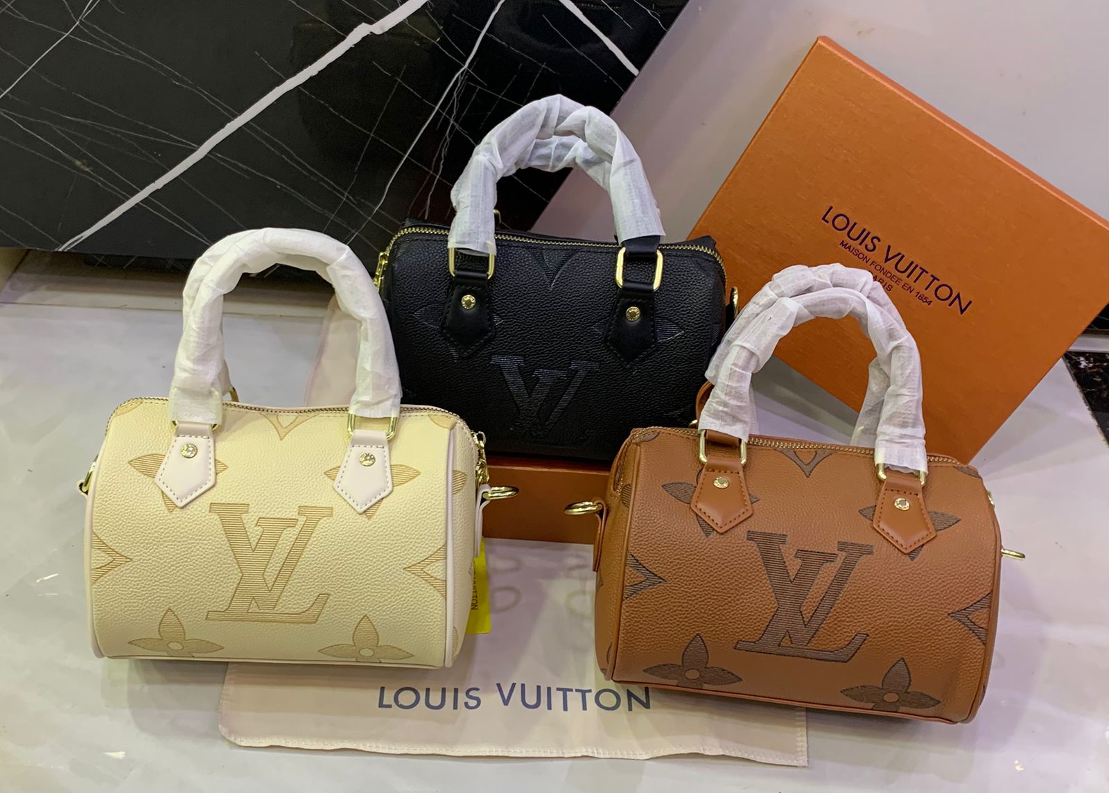 LOUIS VUITTON CROSSBODY