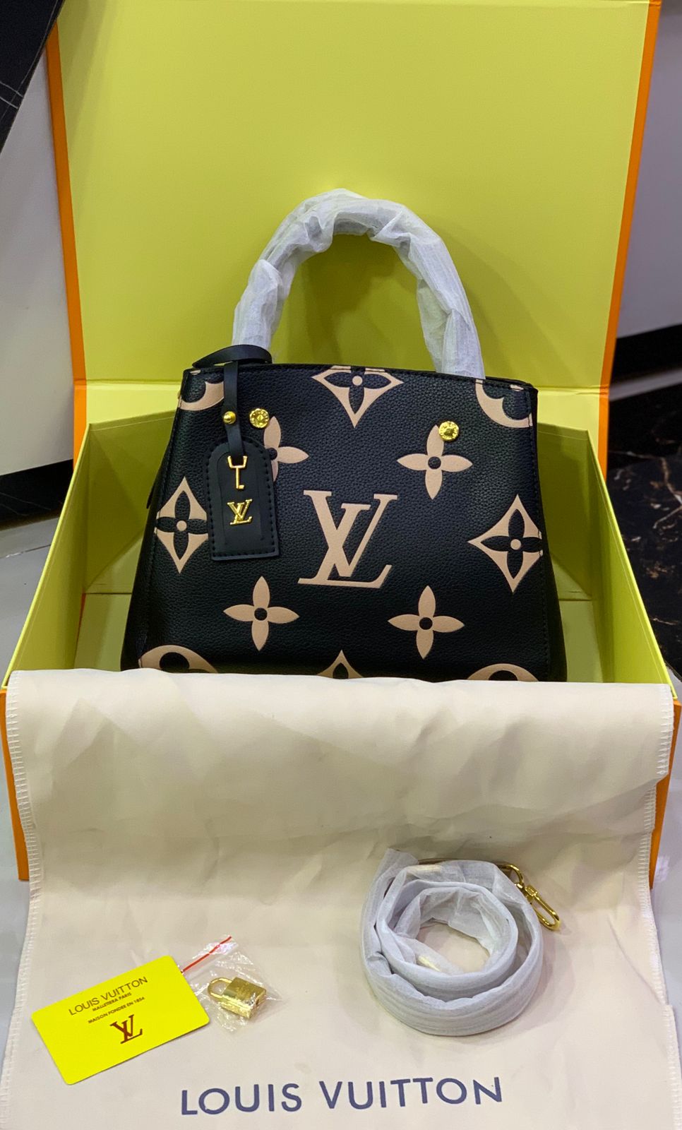 LOUIS VUITTON