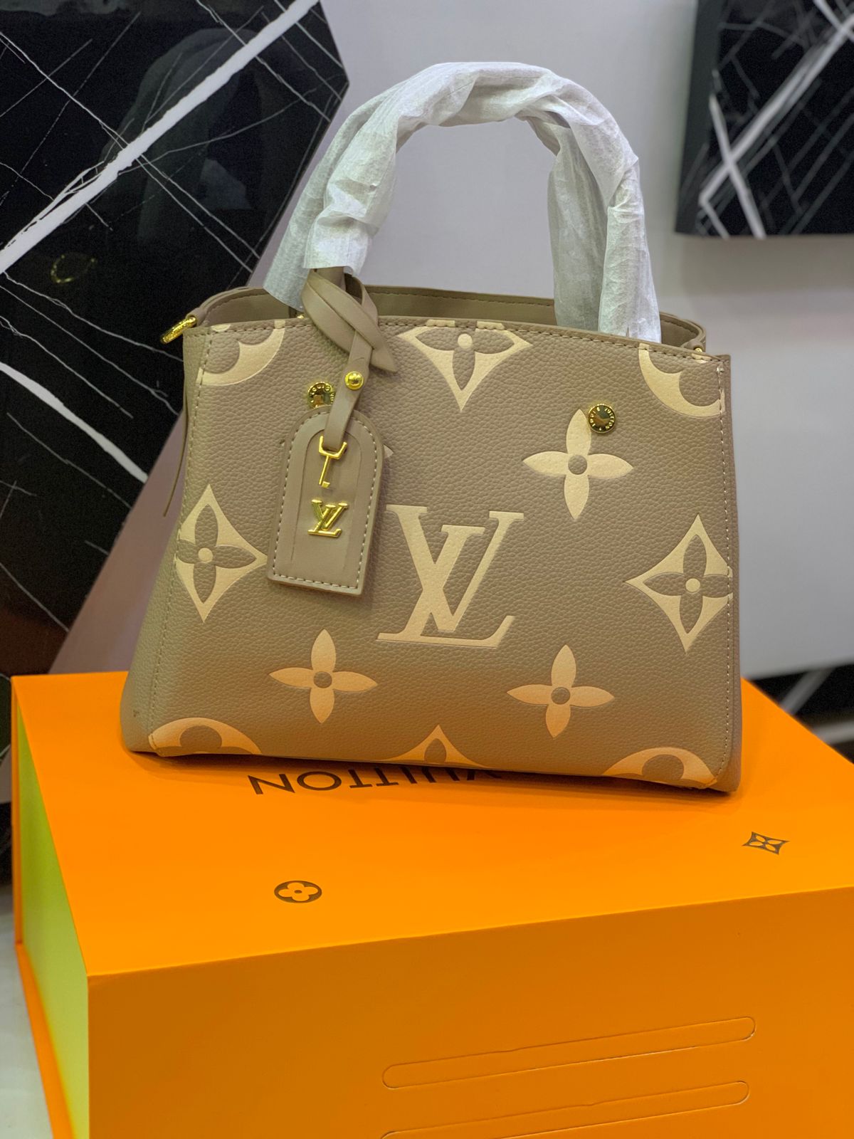 LOUIS VUITTON