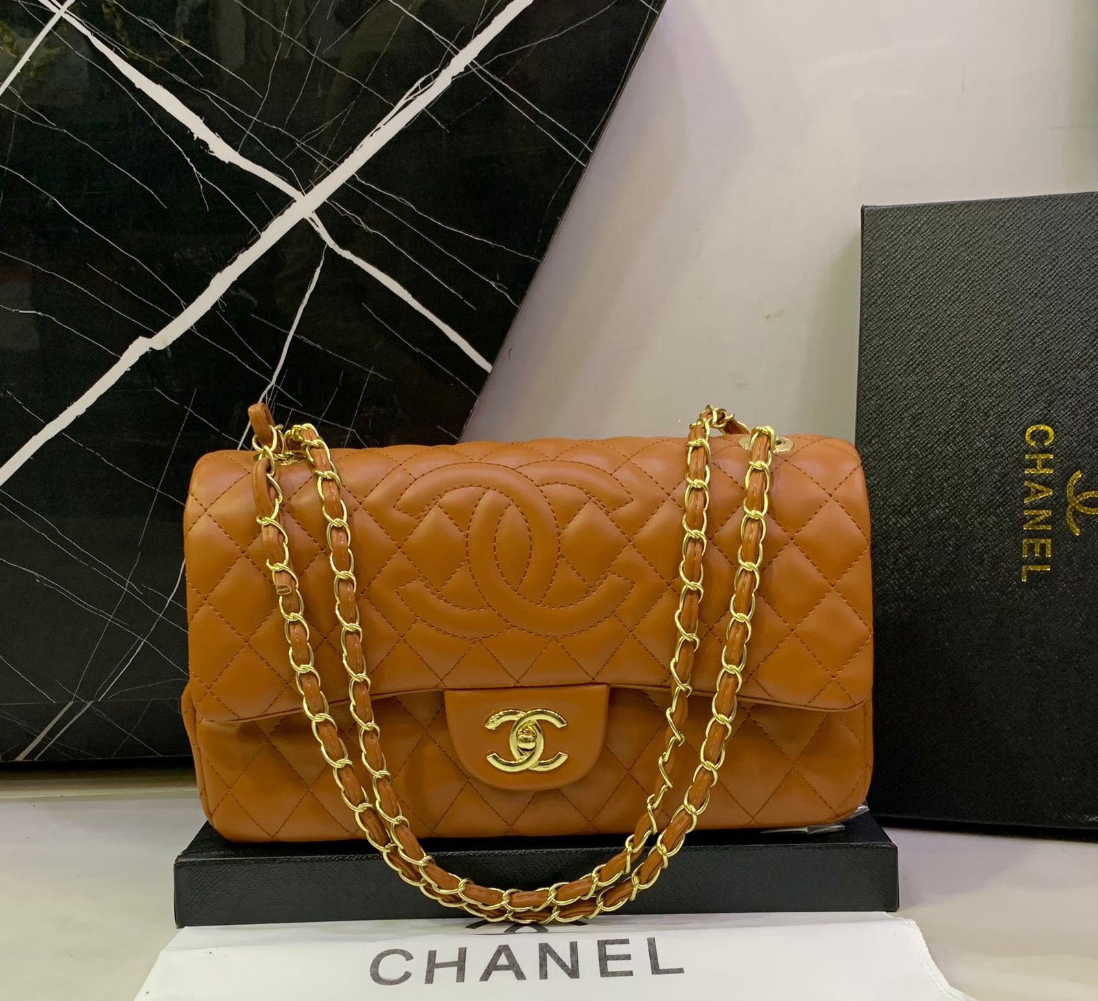 CHANEL SHOULDER HANDBAG