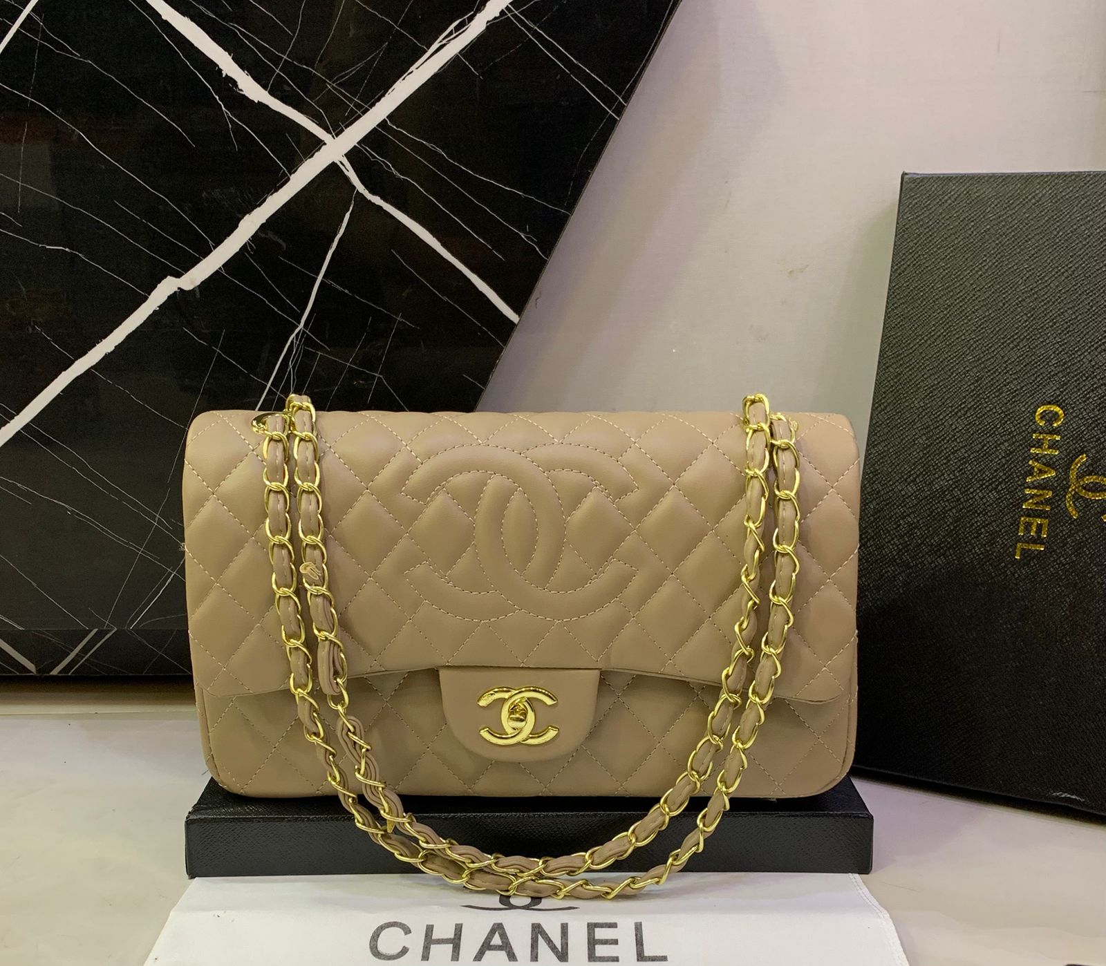 CHANEL SHOULDER HANDBAG
