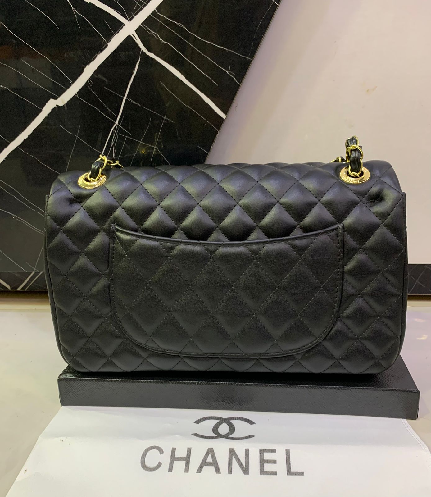 CHANEL SHOULDER HANDBAG