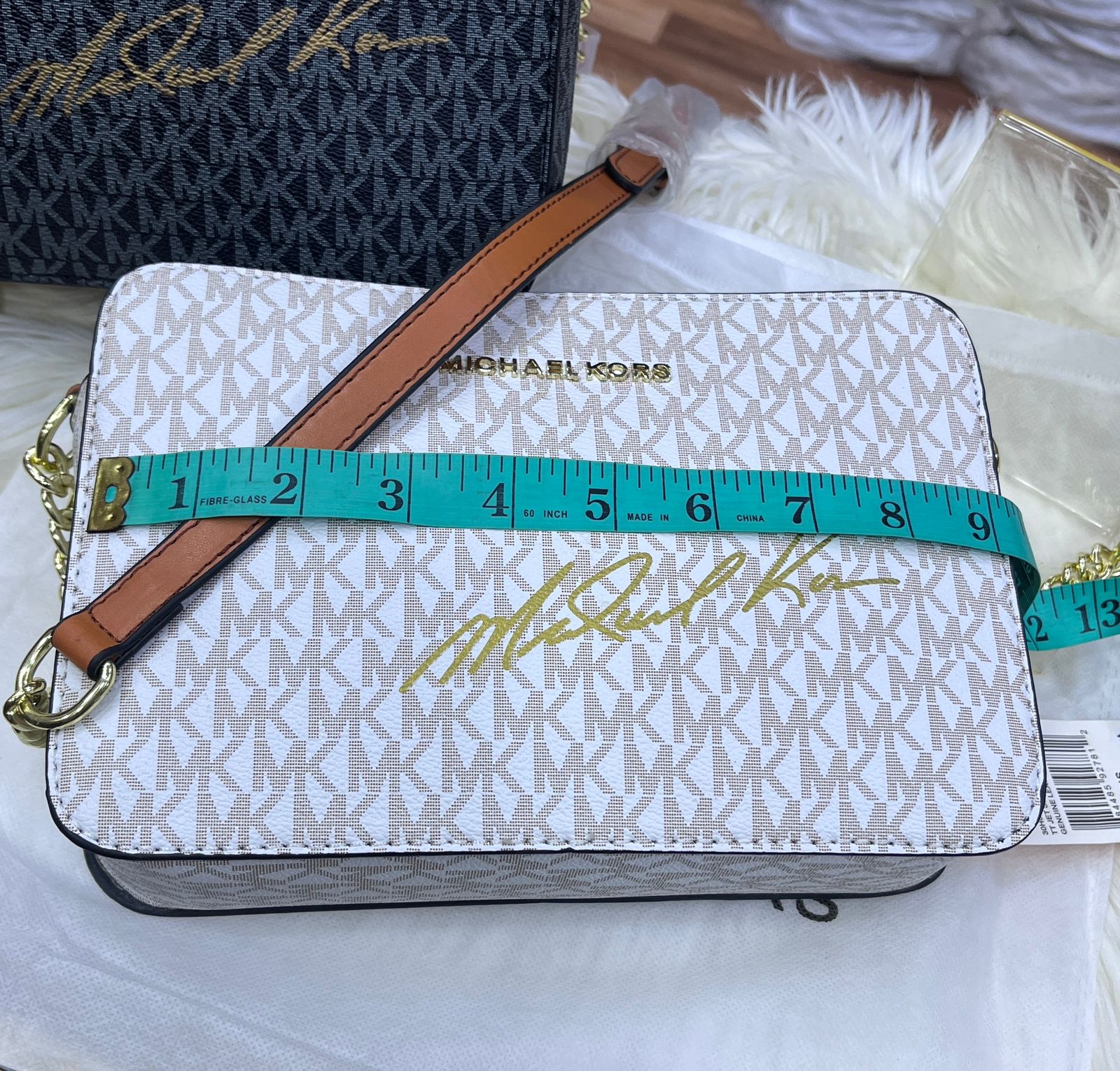 MICHAEL KORS JET SET MEDIUM SIGNATURE CROSSBODY