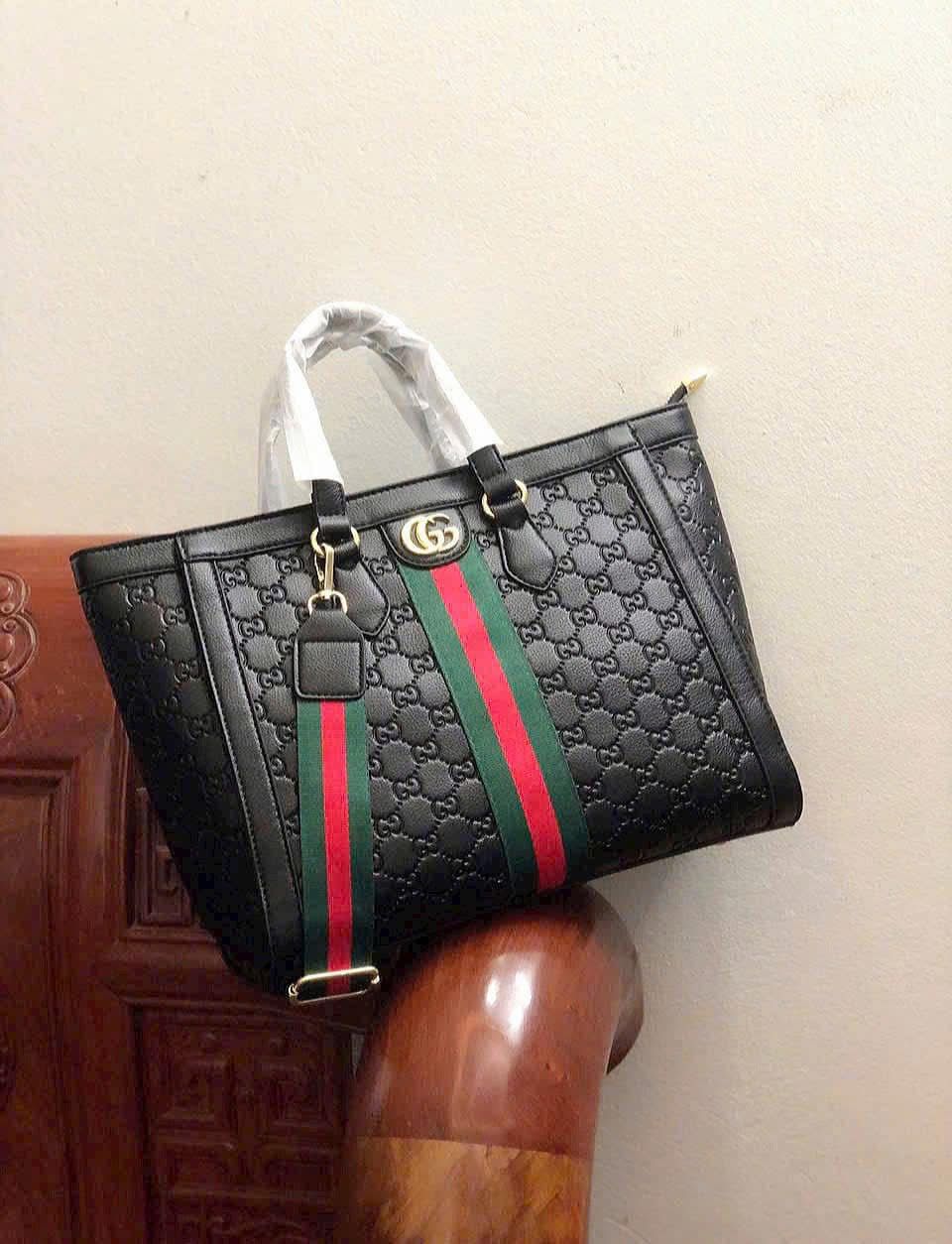 GUCCI SOFT LEATHER TOTE BAG