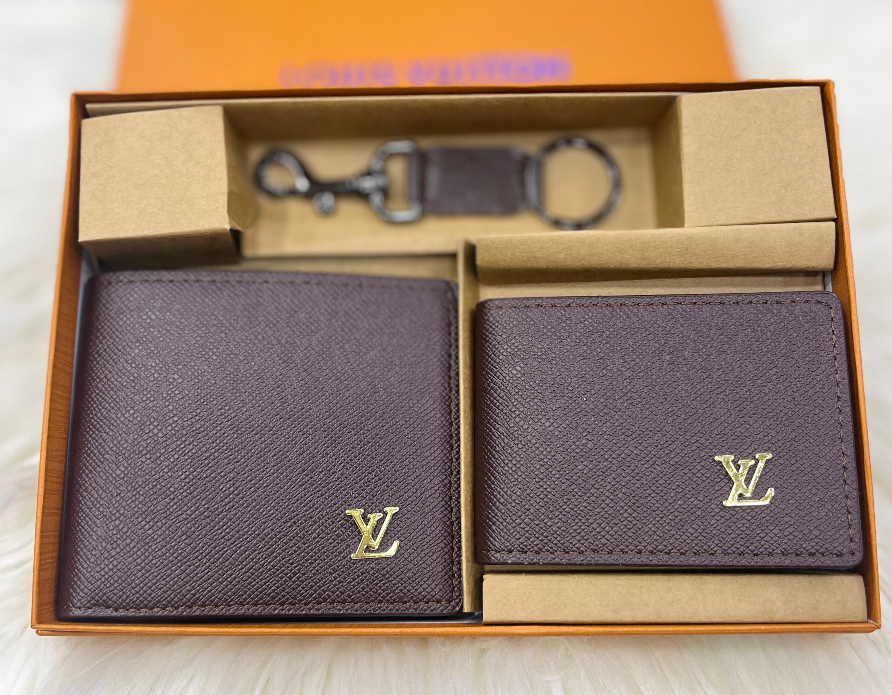 GUCCI & LOUIS VUITTON WALLET