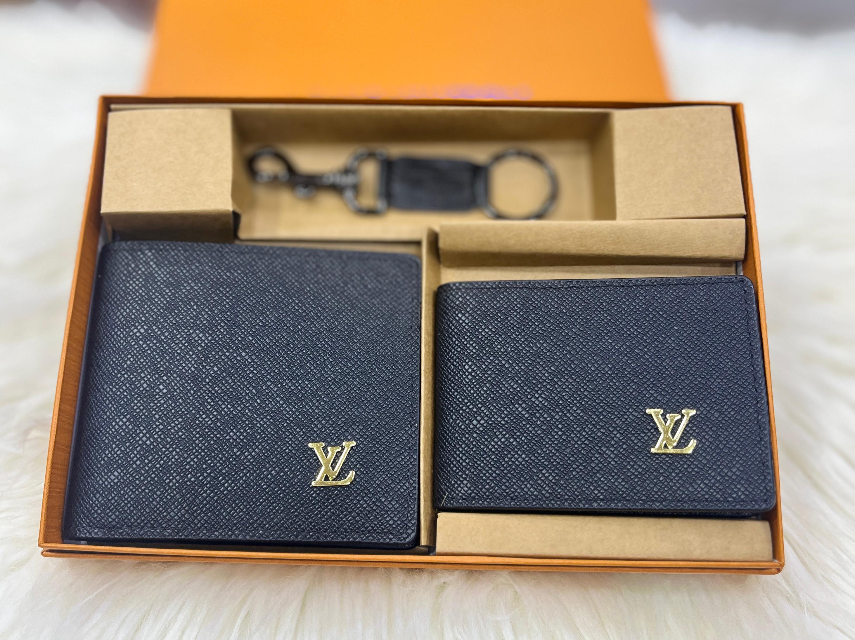 GUCCI & LOUIS VUITTON WALLET