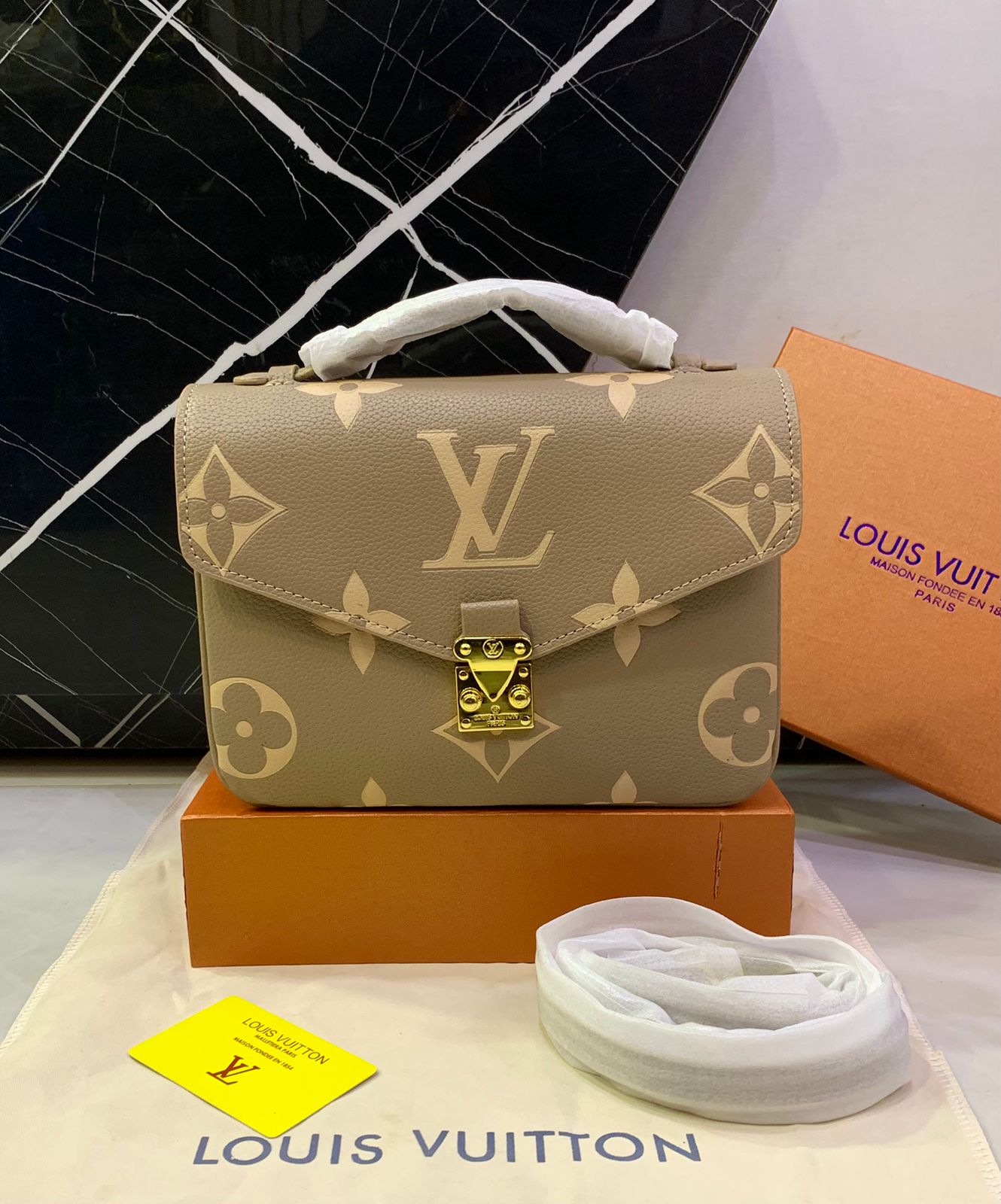 LOUIS VUITTON CROSSBODY