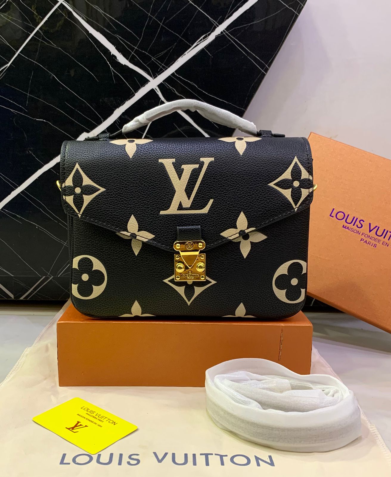 LOUIS VUITTON CROSSBODY