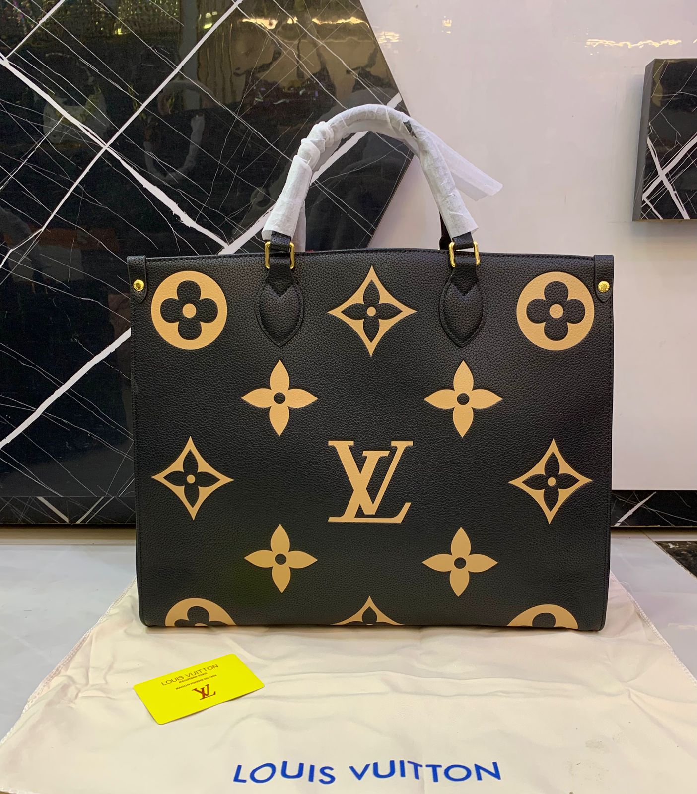 LOUIS VUITTON